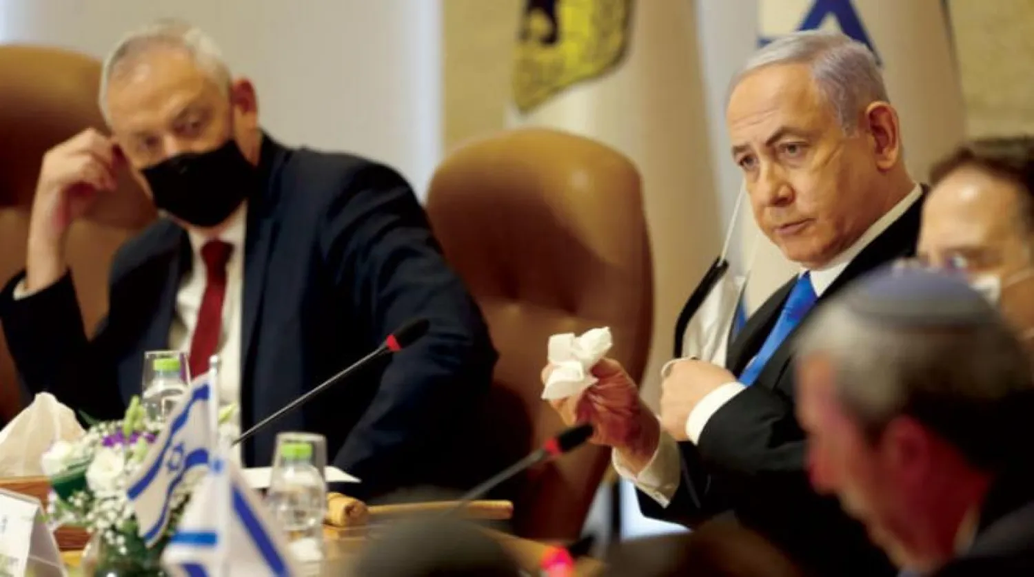 Netanyahu ve Gantz’ın bir önceki hükümette katıldığı bir kabine toplantısı.  (EPA)