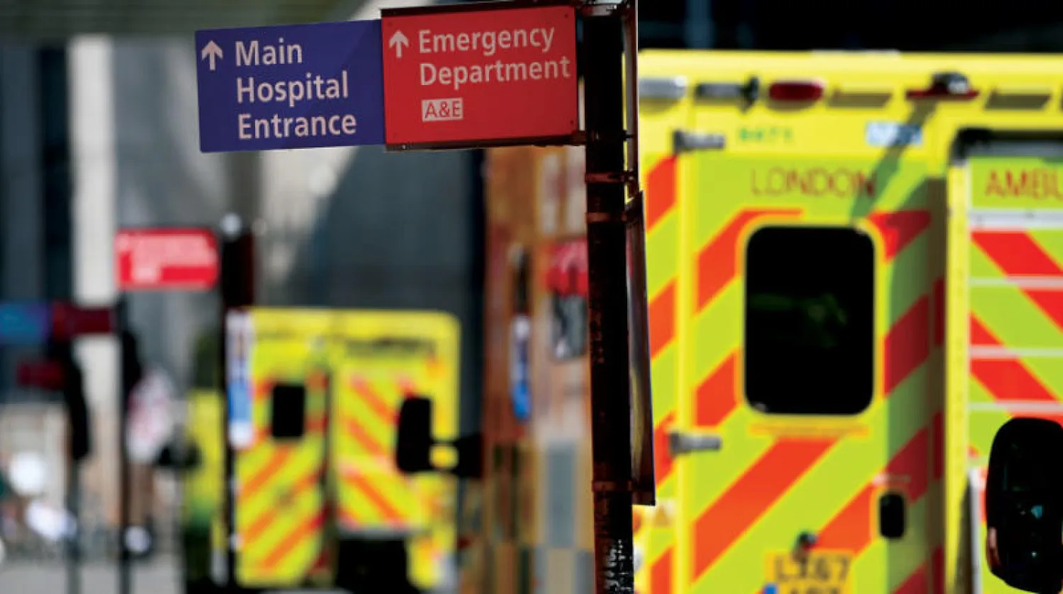 وجدت دراسة بريطانية أن 1 من كل 10 مرضى أصيب بـ«كورونا» في المستشفيات العام الماضي (إ.ب.أ)