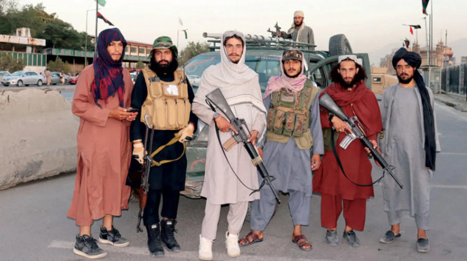 مقاتلون من «طالبان» في كابل أمس (أ.ب)