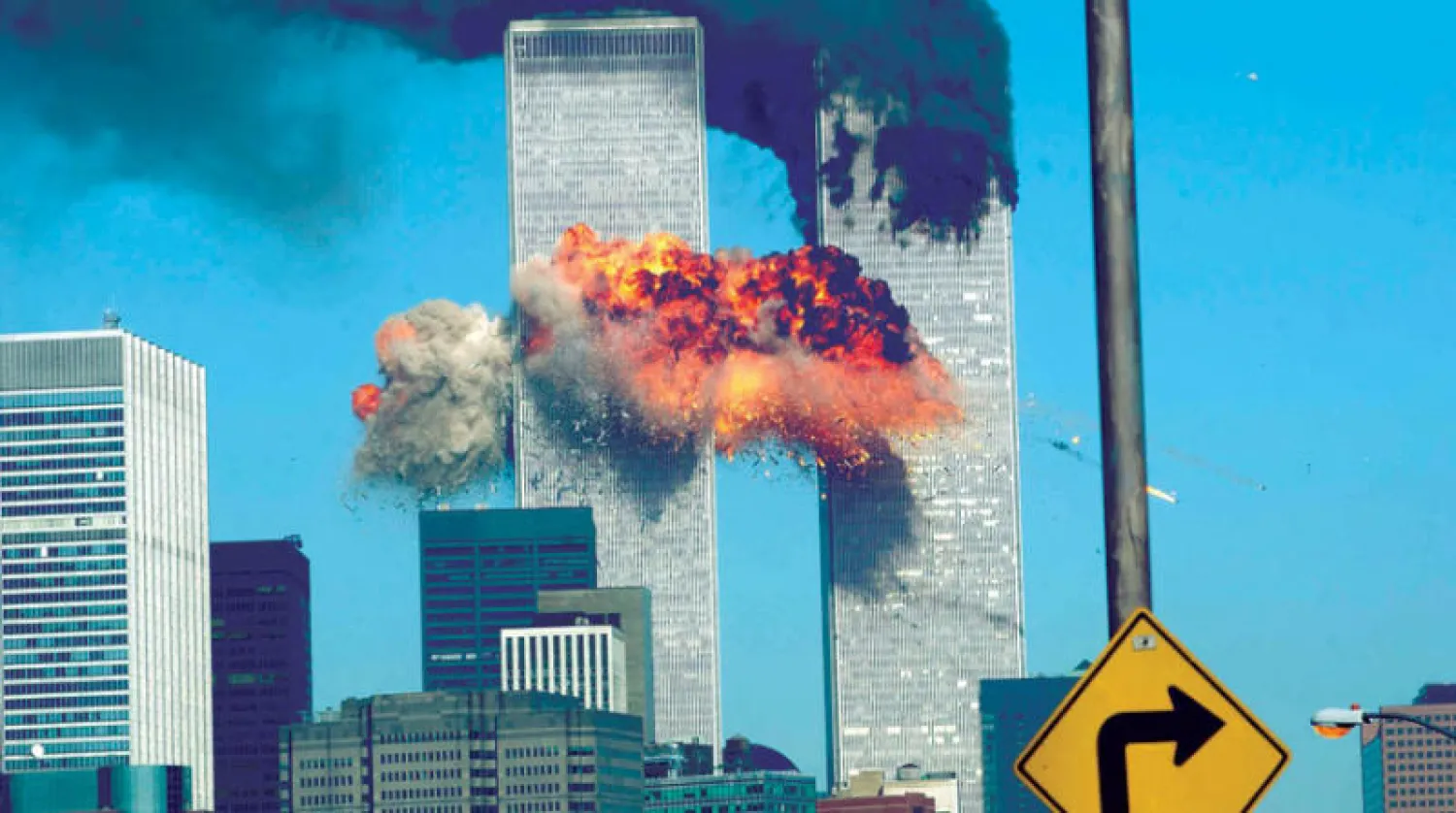 سقوط البرجين في هجمات سبتمبر في نيويورك 2011 (غيتي)