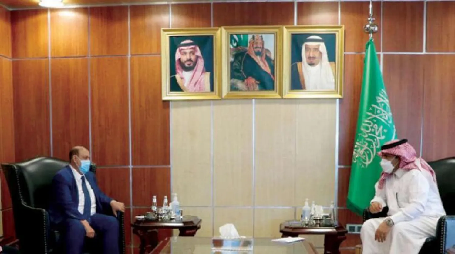 Ambassador Mohammed Al Jaber during his meeting with the Yemeni Speaker Sultan al-Barakani in Riyadh (Embassy's Twitter Account)
