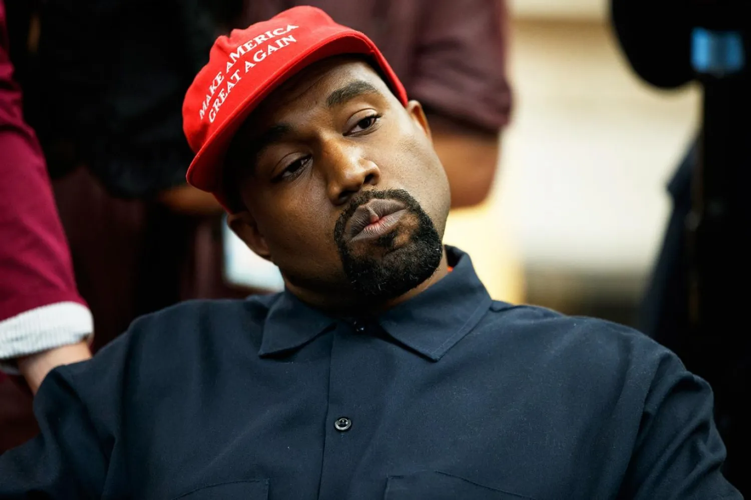 Kanye West 2018'de dönemin ABD Başkanı Donald Trump'la Oval Ofis'te görüşmüştü (AP)