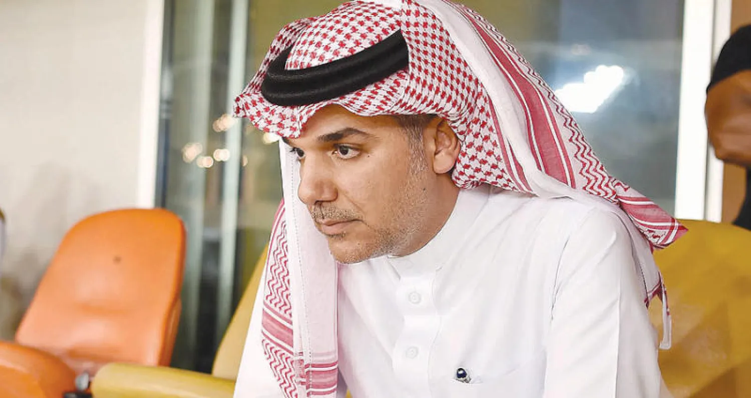 ماجد النفيعي عاش وضعاً  حرجاً أمس بسبب قرار «فيفا»  منع الأهلي من التسجيل  (الشرق الأوسط)