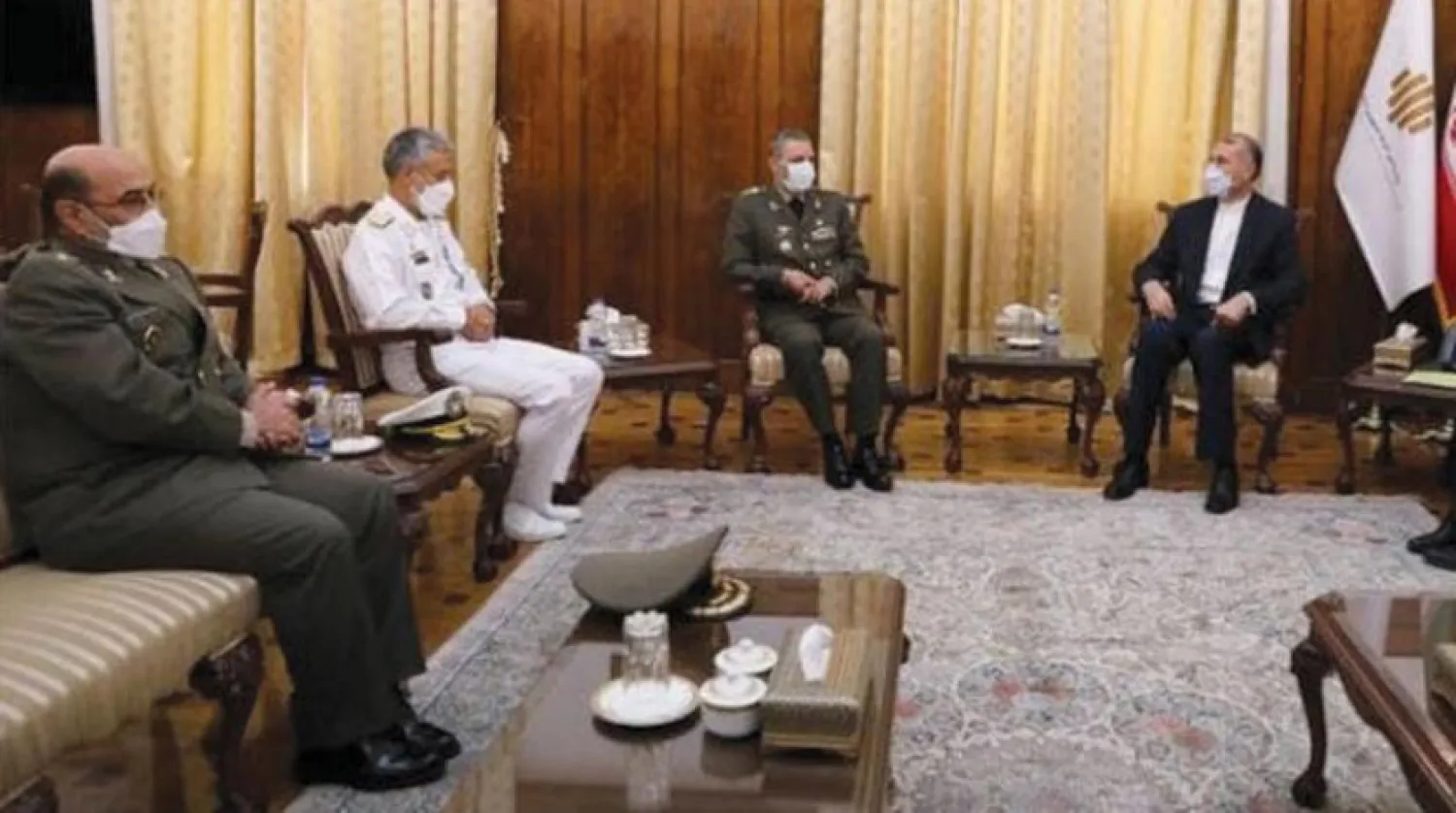 İran Dışişleri Bakanı Hüseyin Emir Abdullahiyan dün İran Ordusu Genel Komutanı Tümgeneral Abdurrahim Musevi ve üst düzey yardımcıları ile bir araya geldi. (İran Dışişleri Bakanlığı)