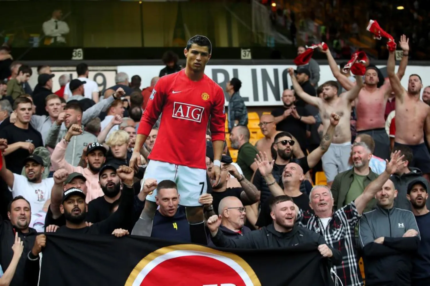 Manchester United taraftarları Cristiano Ronaldo'nun dönüşünü kutluyor / Fotoğraf: Reuters