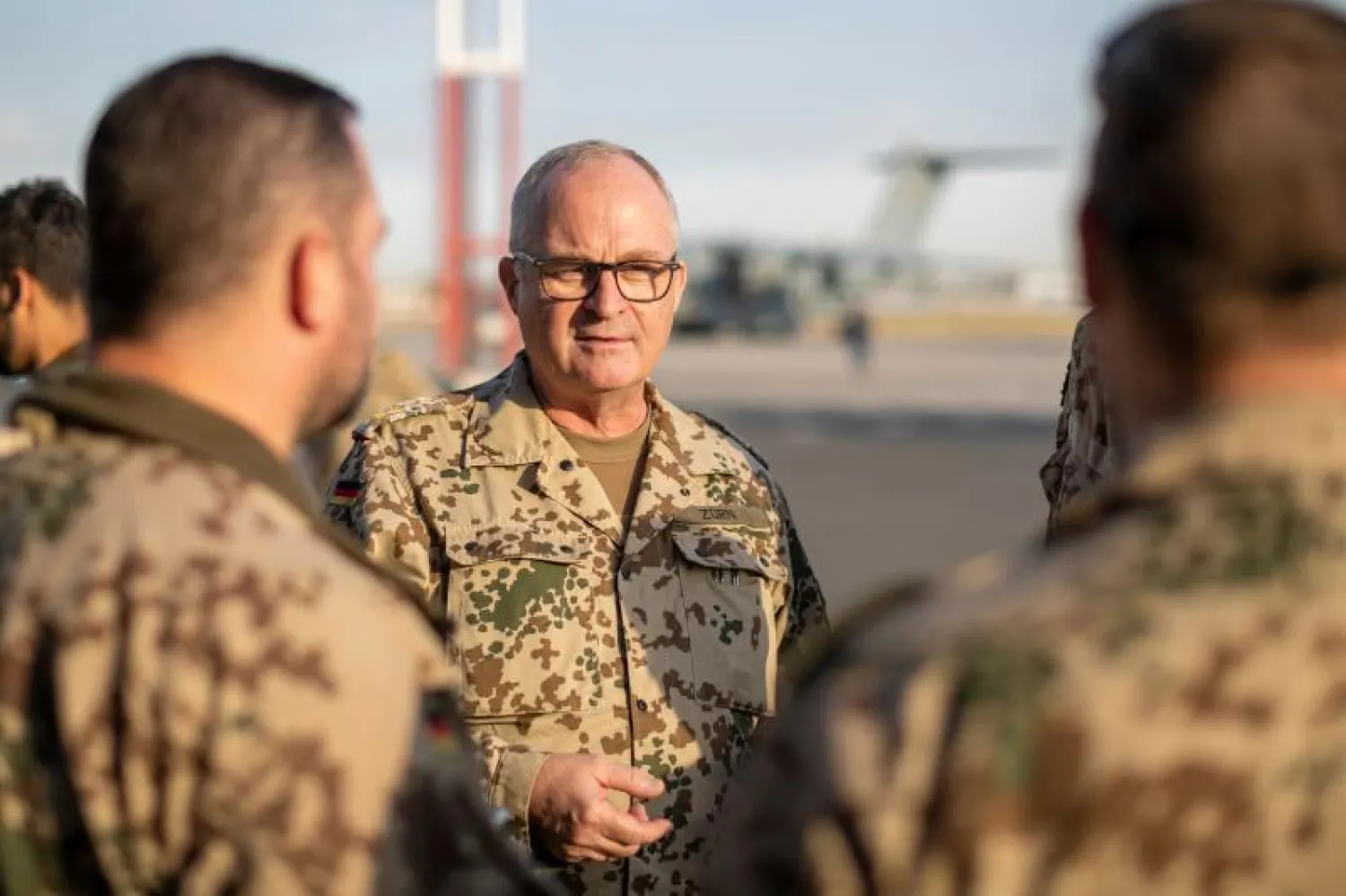 المفتش العام في الجيش الألماني الجنرال إبرهارد تسورن (أ.ف.ب)