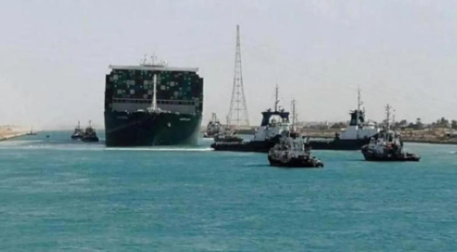 السفينة «إيفر غيفن» بعد تحريرها في ممر قناة السويس العالمي (أرشيفية - رويترز)