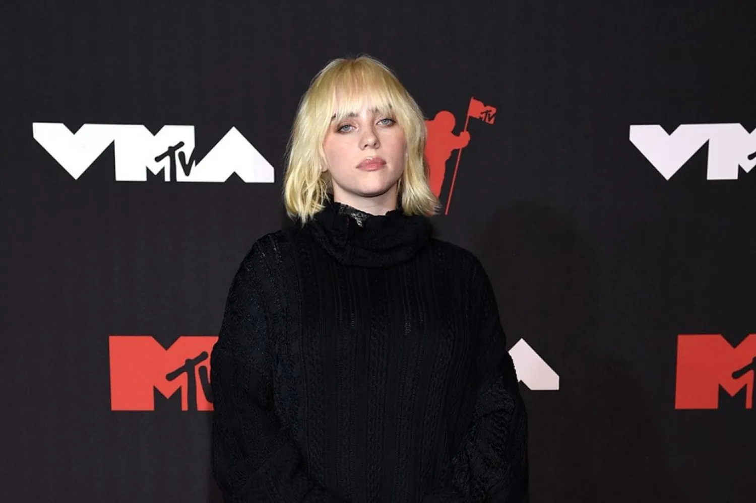 Billie Eilish, bu yılki MTV Video Müzik Ödülleri'nde "Sosyal Mesaj İçeren Klip" ödülünü aldı (AP)
