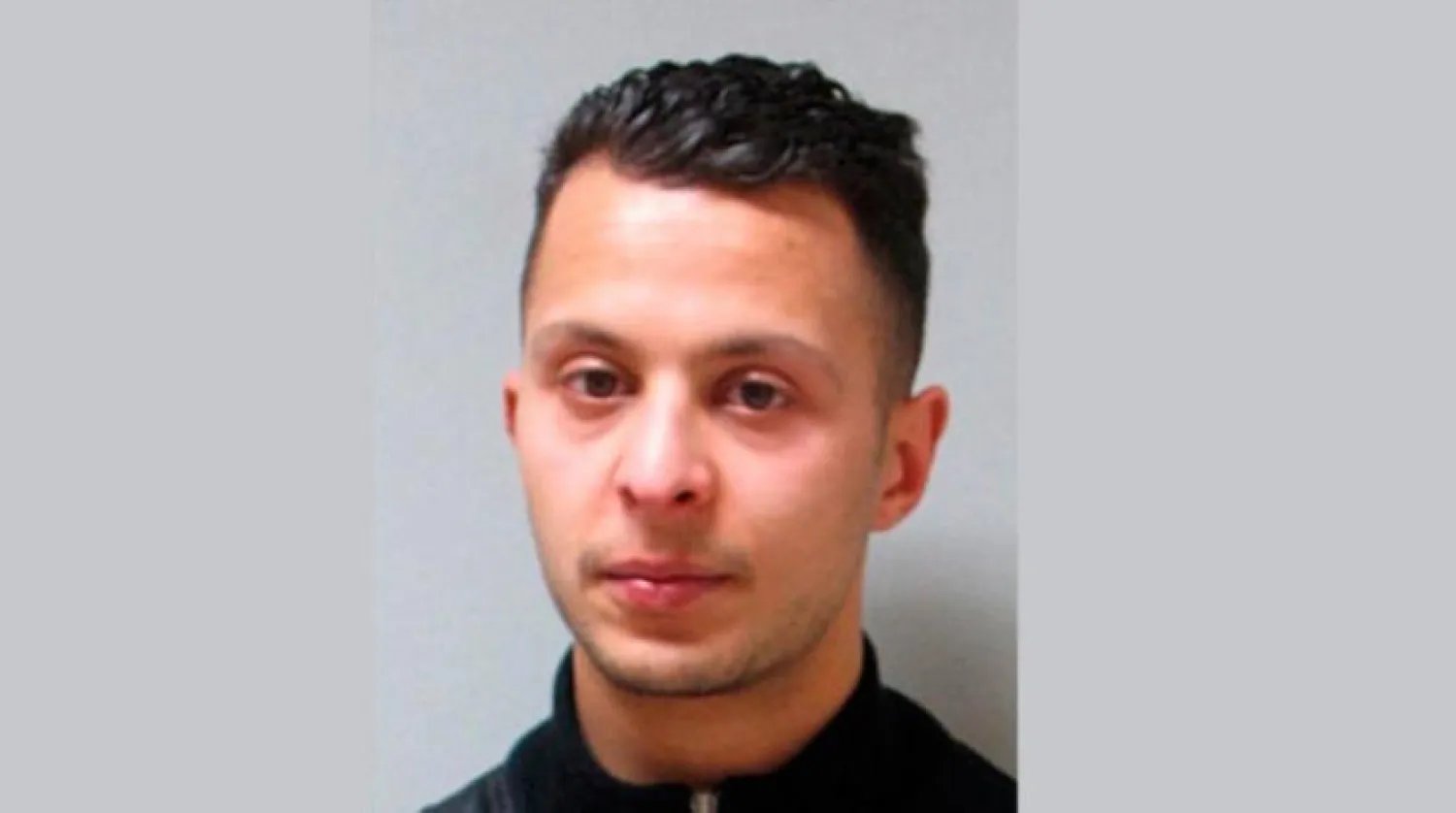 Paris saldırılarının zanlısı olan Salah Abdeslam’ın Belçika polisi tarafından dağıtılan fotoğrafı (AP)