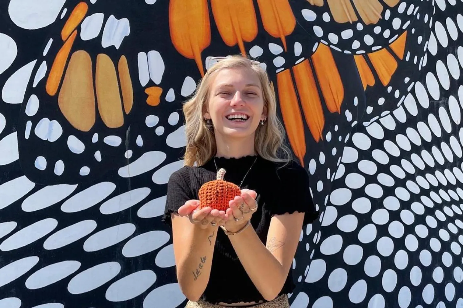 Sosyal medya kullanıcılarının, Gabby Petito'nun Insatgram hesabından paylaşılan bu son fotoğrafta diğer gönderilerin aksine yer bilgisi bulunmadığına dikkat çekmesi üzerine paylaşımı başkasının yapmış olabileceği şüphesi gündeme geldi (Instagram/gabspetito)

