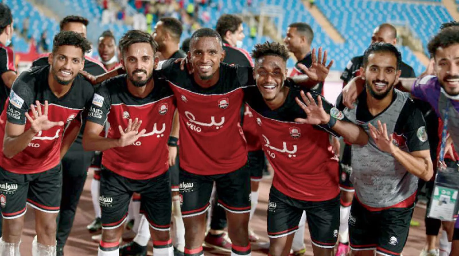 لاعبو الرائد يحتفلون بالخماسية التاريخية (تصوير: بشير صالح)
جماهير الرائد ساندت فريقها بحرارة في الديربي