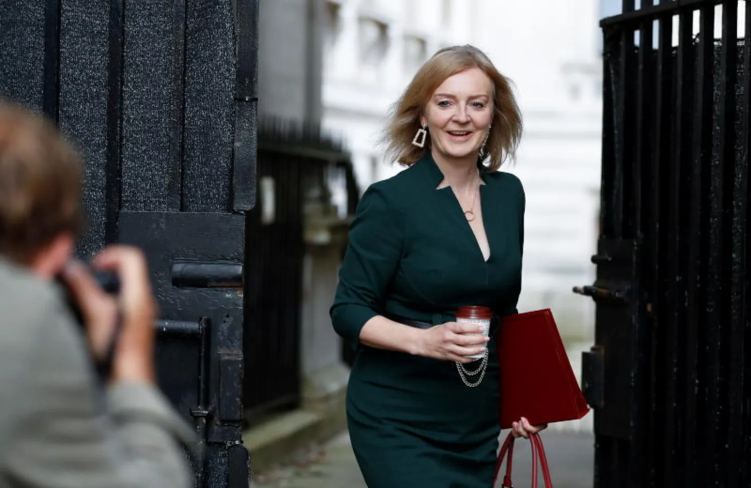 ليز تروس وزيرة الخارجية البريطانية الجديدة (رويترز)