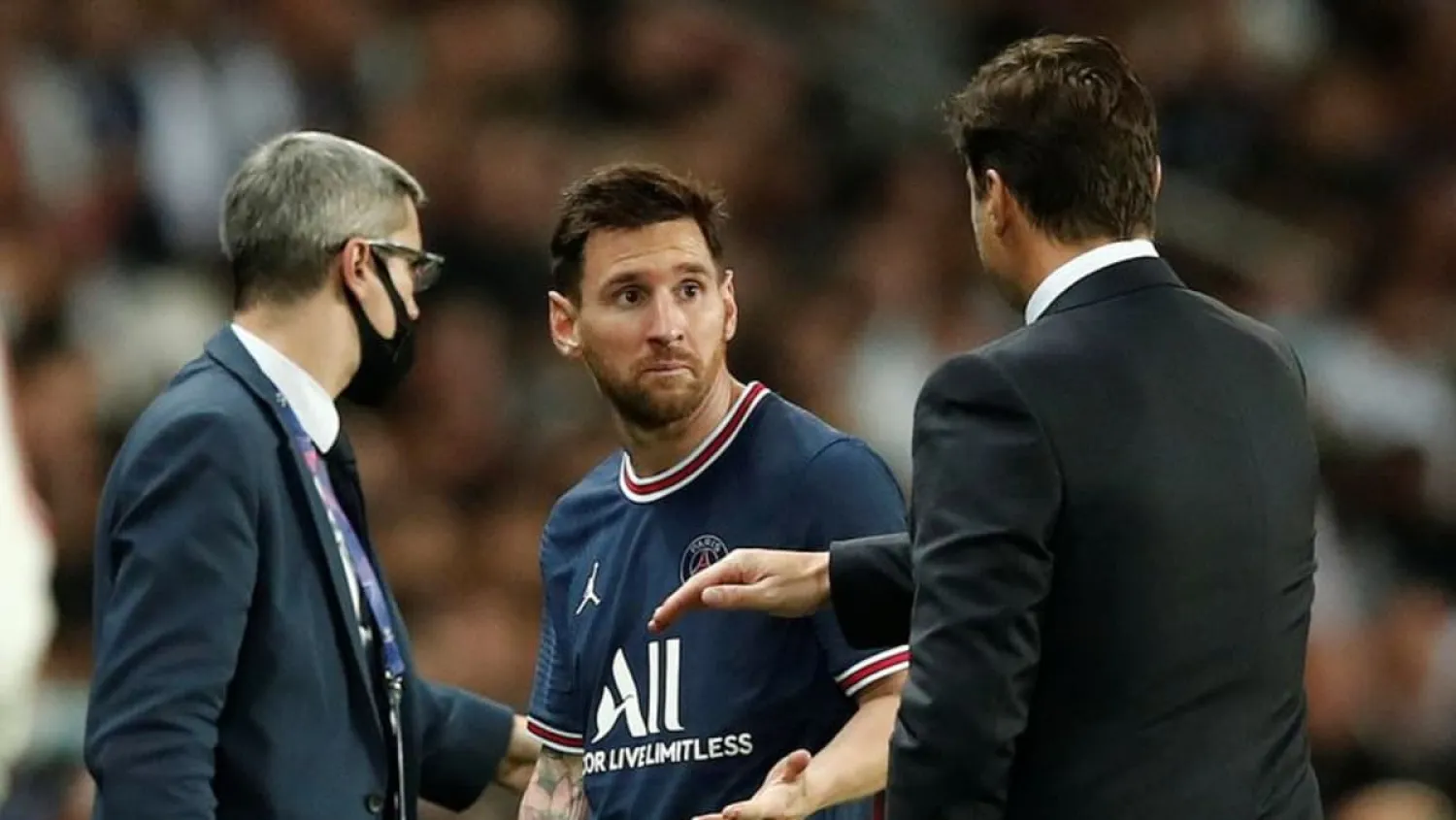 PSG coach Mauricio Pochettino with Lionel Messi as he is substituted. (Reuters)