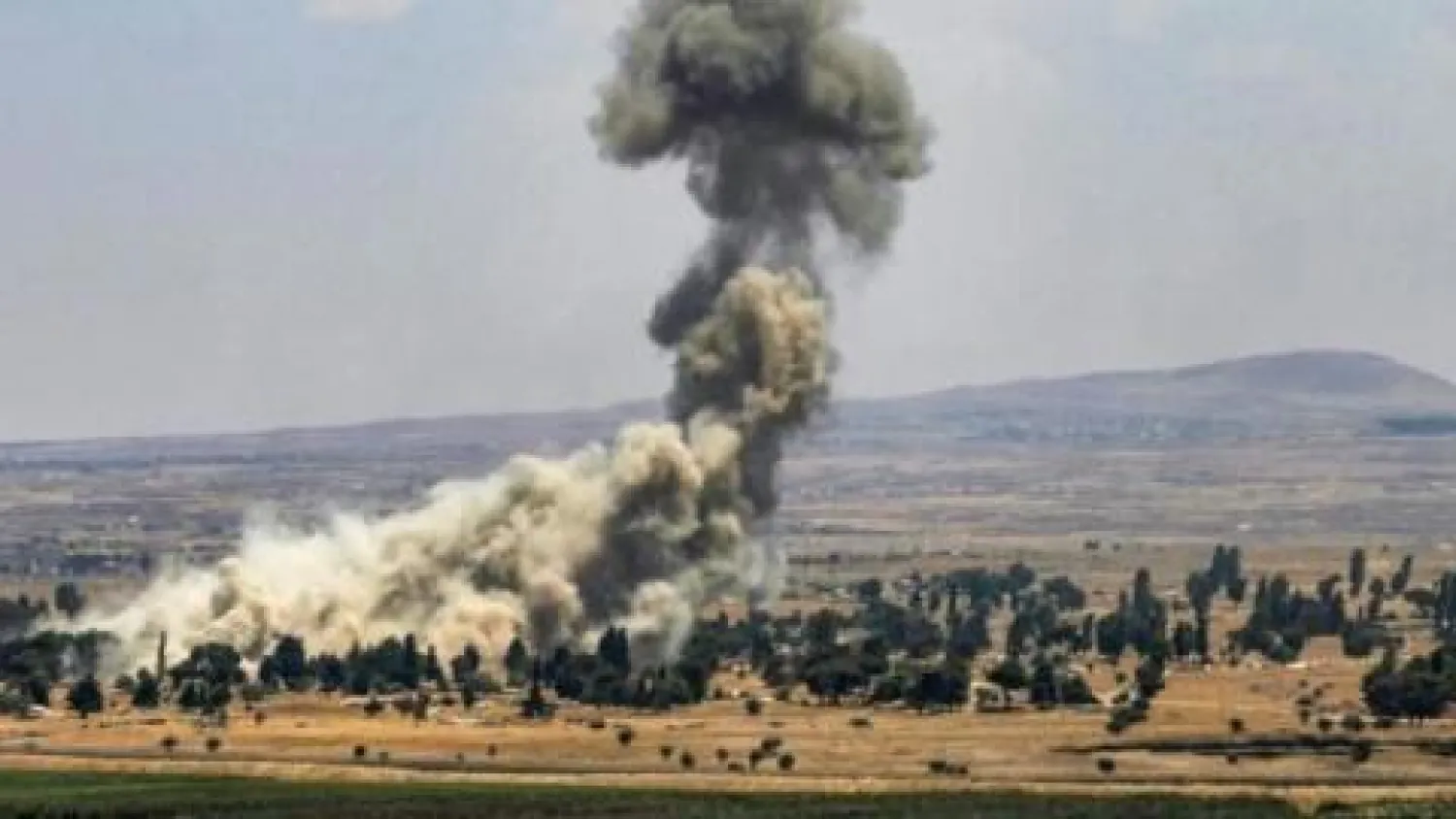الدخان يتصاعد نتيجة قصف للقنيطرة جنوب غربي سوريا (أرشيف - أ.ف.ب)