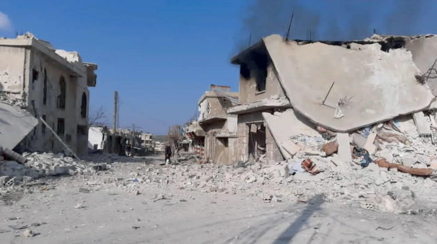 آثار الدمار بعد قصف مدفعي سوري على جنوب إدلب (الشرق الأوسط)