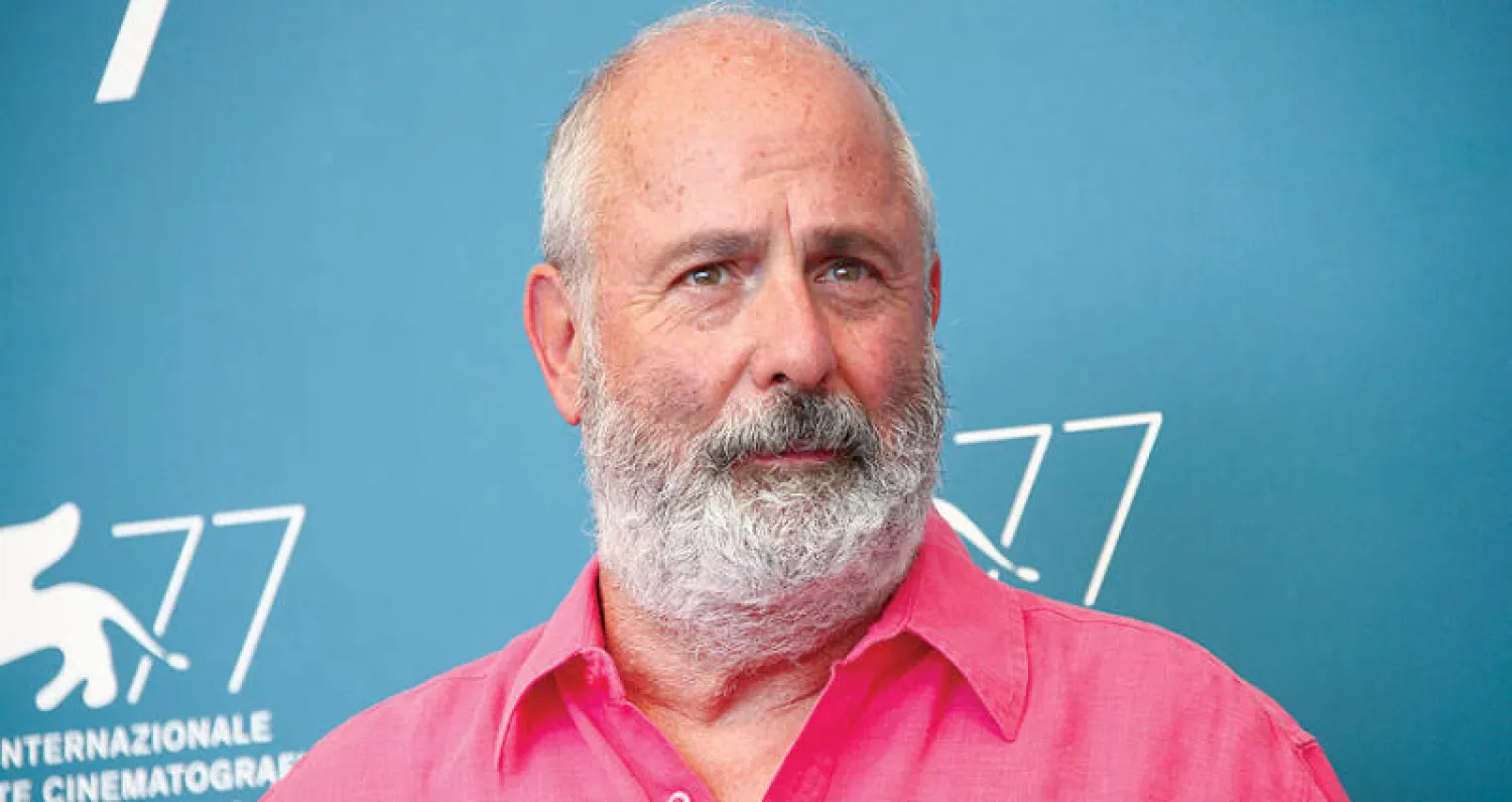 مخرج «نوتينغ هيل» يرحل عن عمر 65 عاماً