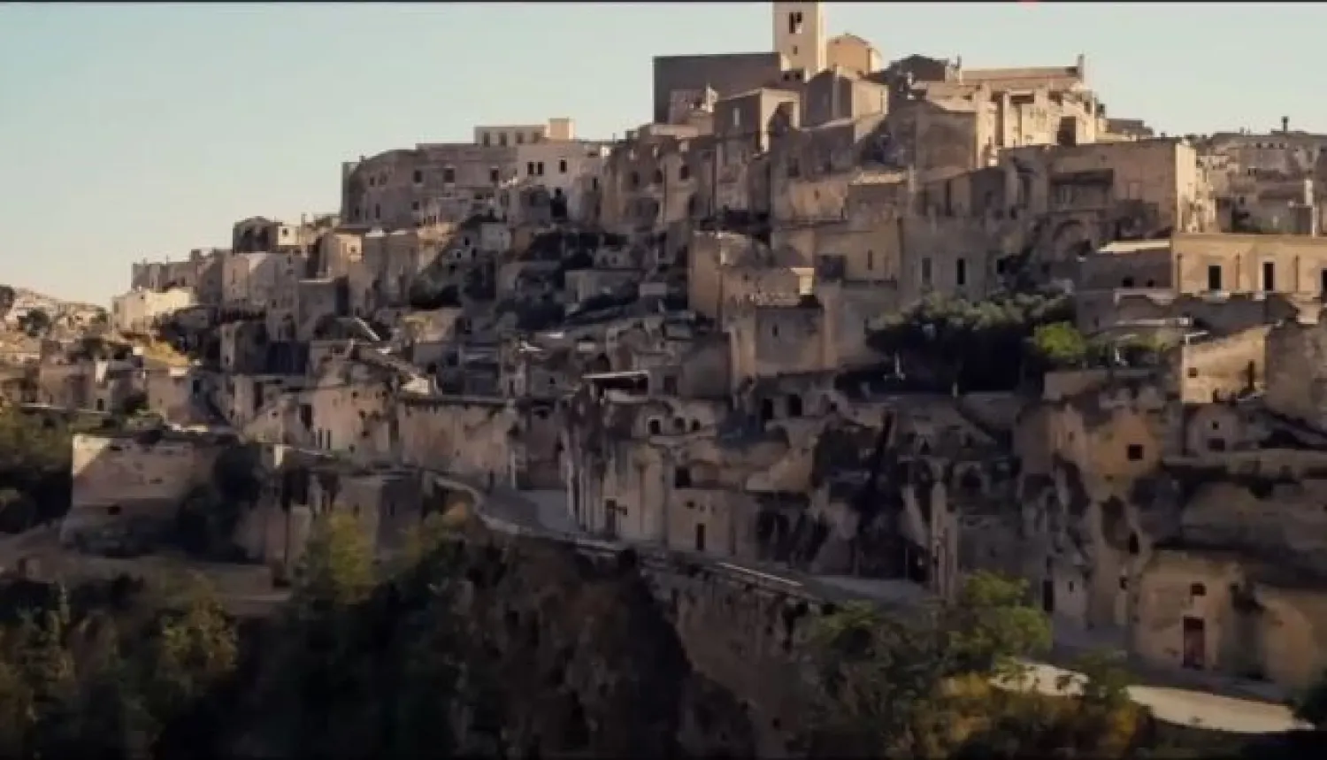 Kraliyet Donanması, Daniel Craig'i James Bond'la aynı rütbeye atadı