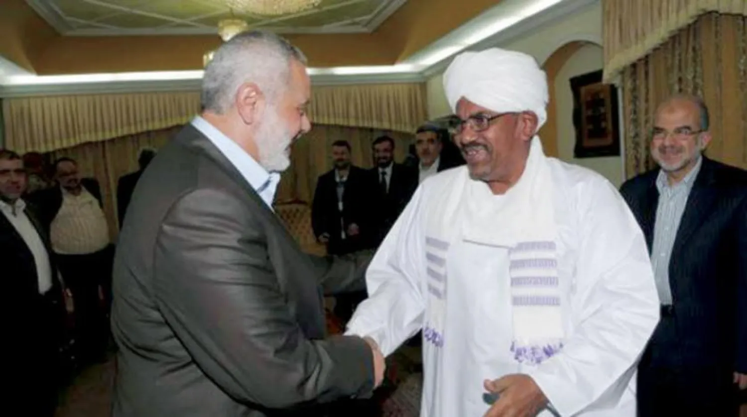 Hamas leader Ismail Haniyeh meets with Omar al-Bashir. File photo: the movement's website
