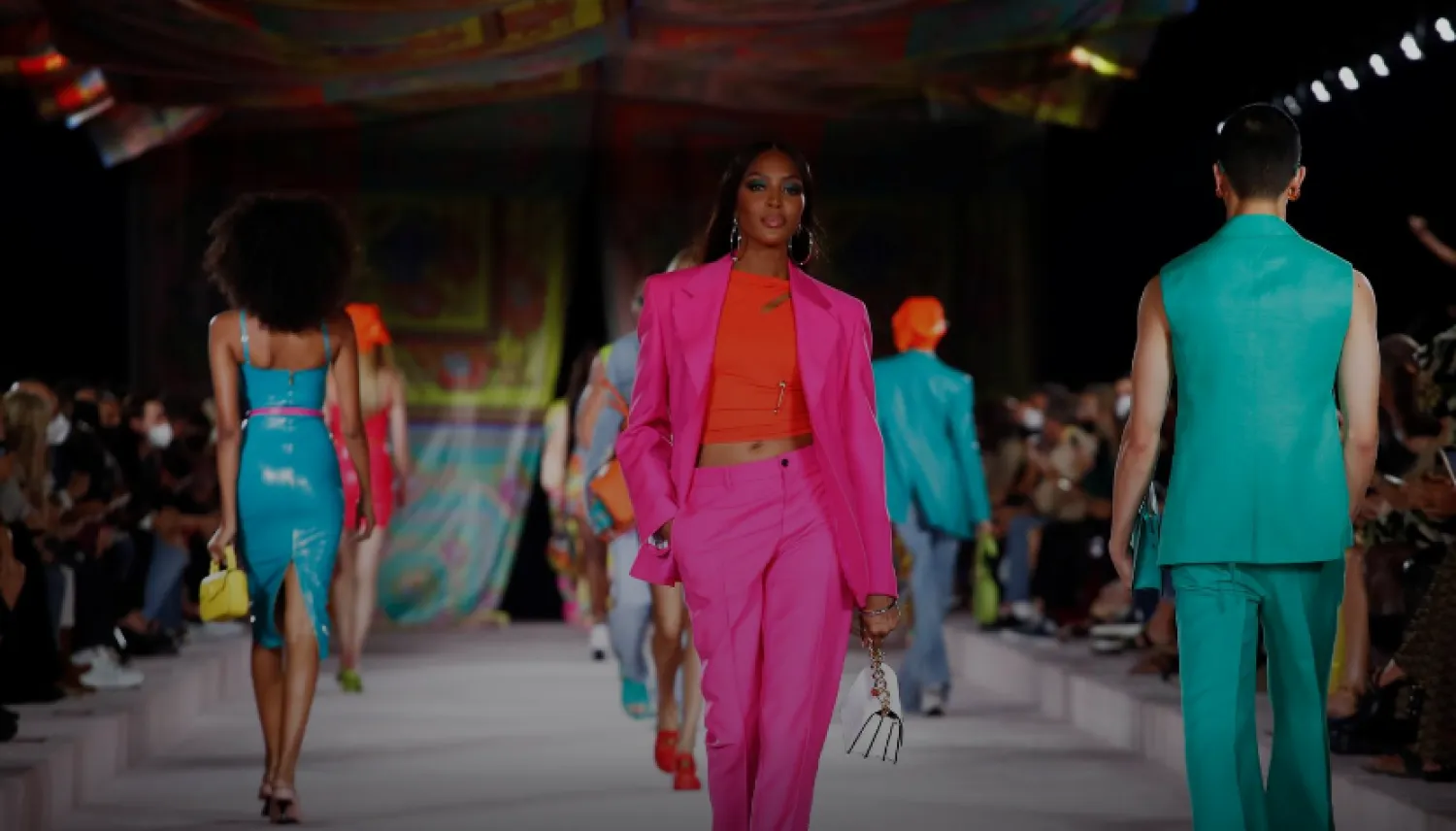 Model presents a creation from the Versace Spring/Summer 2022 collection during Milan Fashion Week in Milan, Italy, September 24, 2021 - REUTERS/Alessandro Garofalo