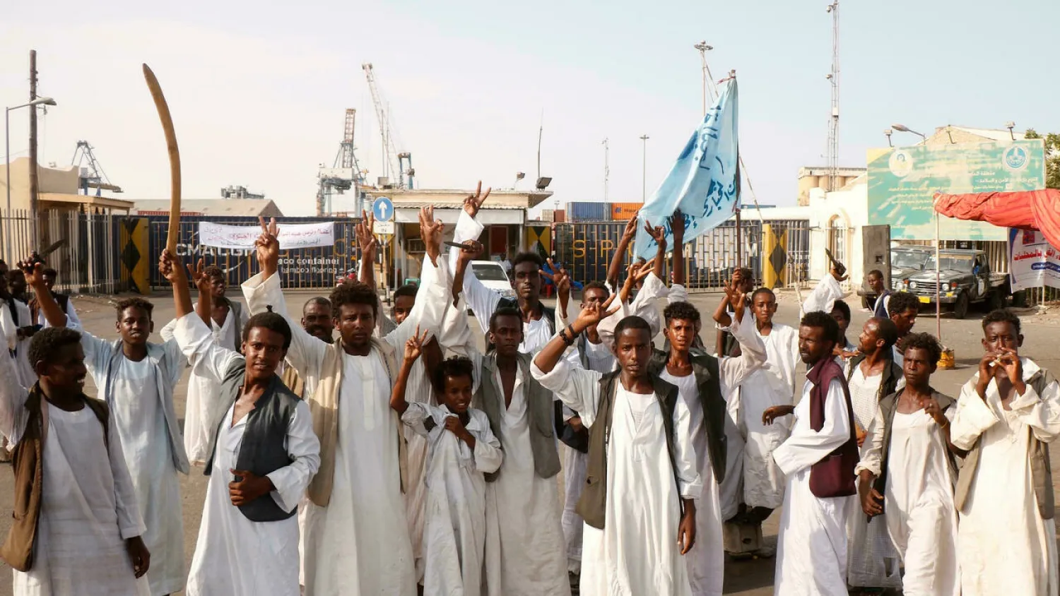 Protesters in eastern Sudan shut a pipeline that carries imported crude oil to the capital Khartoum, but there are enough reserves for the country's needs for up to ten days. (AFP)