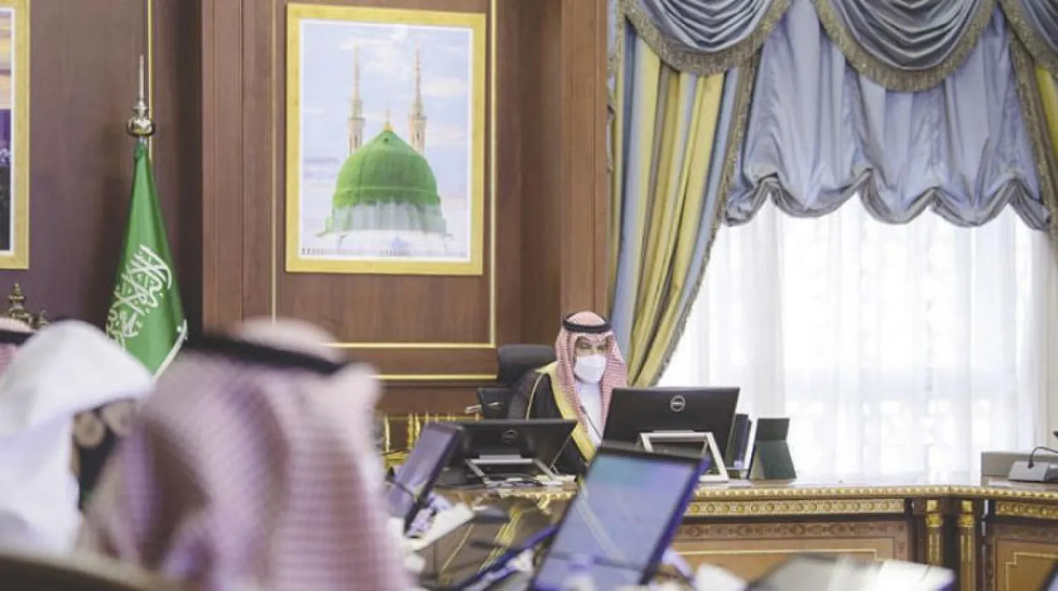 Madinah Governor Prince Faisal bin Salman bin Abdulaziz reviewing the strategic plan and investment opportunities for recycling. (Asharq Al-Awsat)