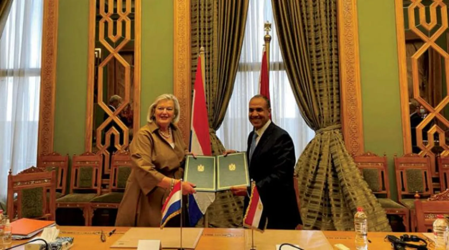 Egyptian Assistant Foreign Minister for European Affairs Ambassador Badr Abdel Aty and Dutch Migration Minister Ankie Broekers-Knol in Cairo, September 27, 2021. (Egyptian Foreign Ministry)