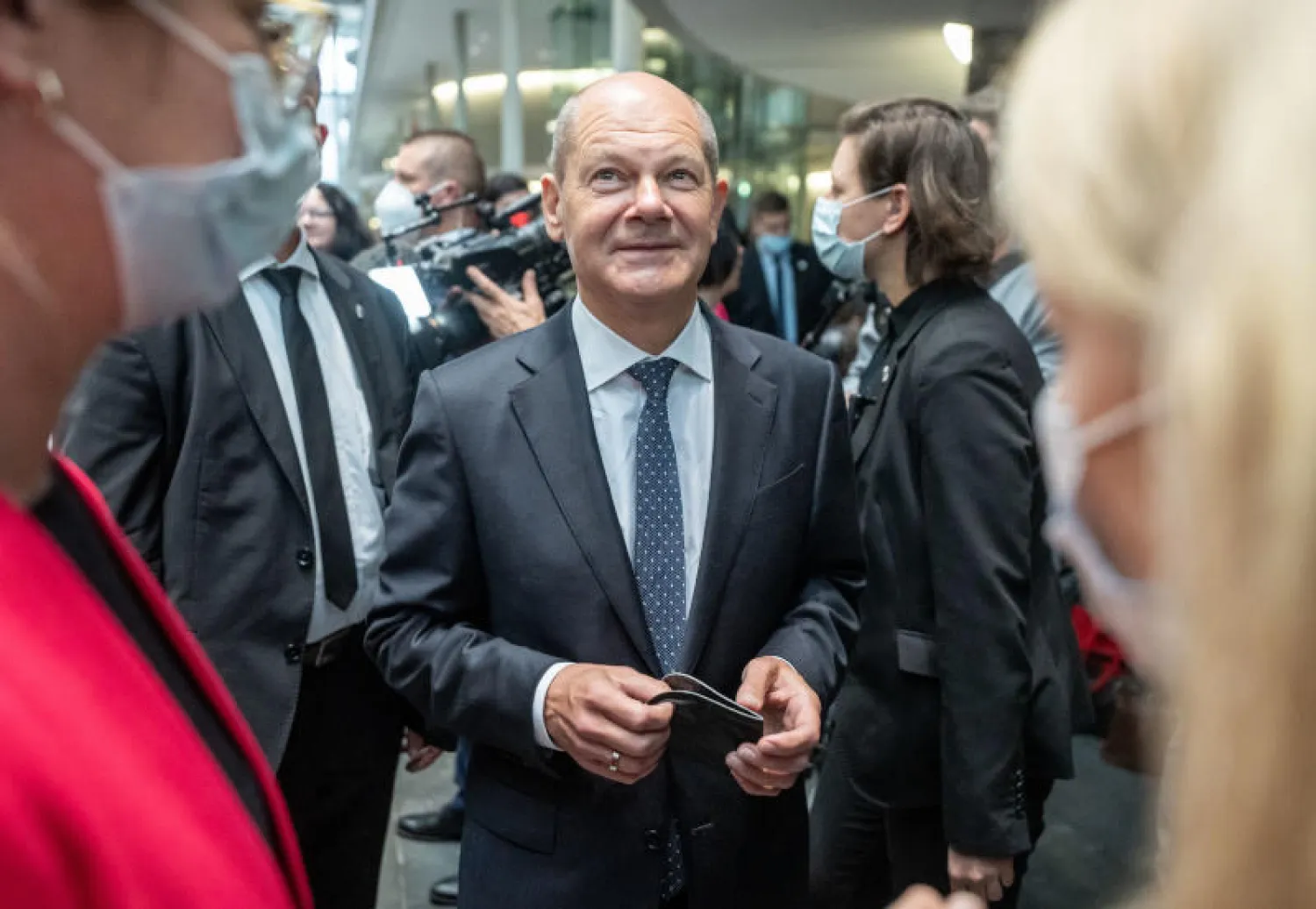 أولاف شولتس في البرلمان الألماني (د.ب.أ)