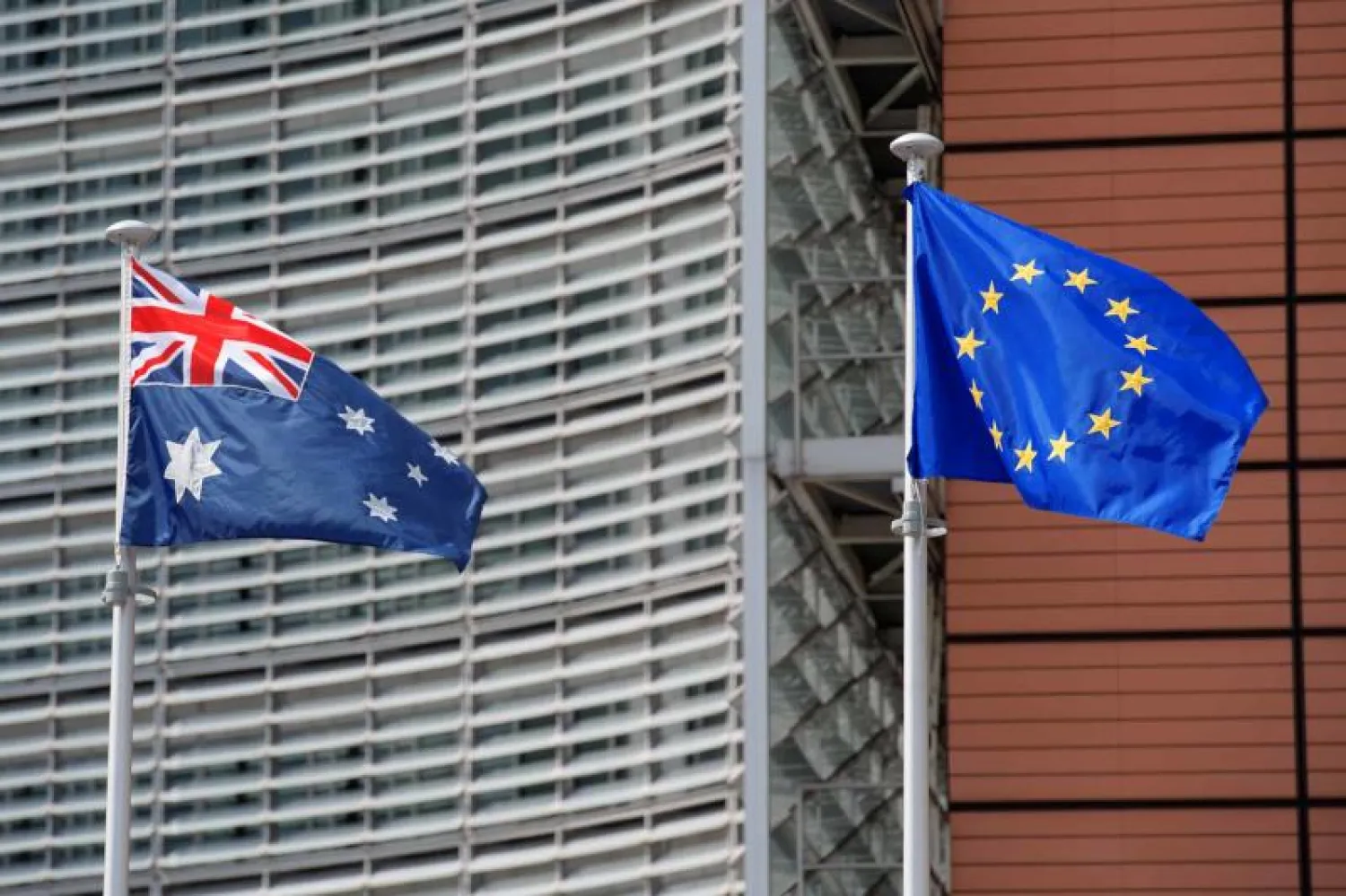 إرجاء المفاوضات التجارية بين الاتحاد الأوروبي وأستراليا في خضم أزمة الغواصات