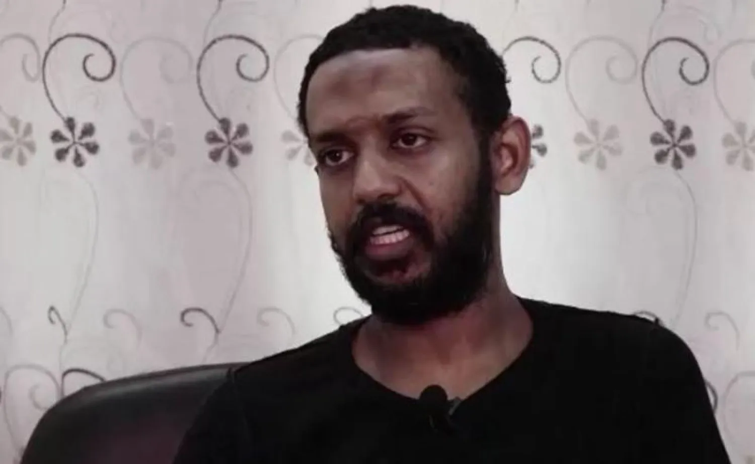 محمد خليفة الذي يوصف بأنه شخصية بارزة في وحدة الإعلام باللغة الإنجليزية التابعة لـ«داعش» (قناة «سي بي سي» الكندية)