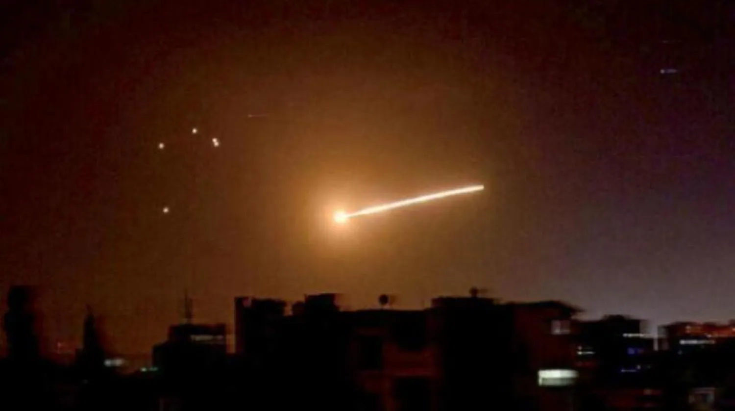 İsrail bombardımanına yanıt veren Suriye savunması fotoğrafı (Reuters)