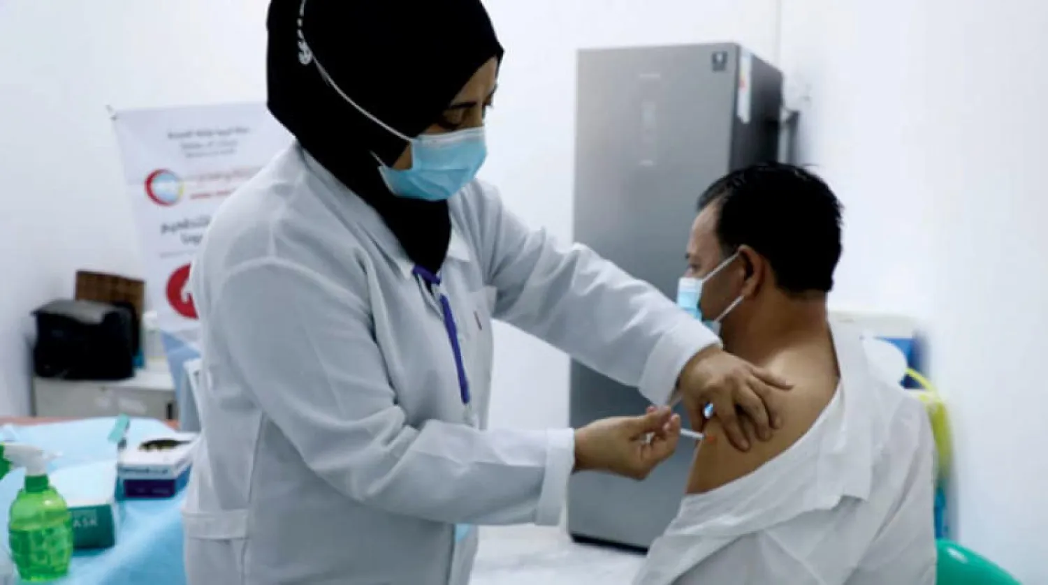 جانب من حملة للتلقيح في بلدية جنزور بغرب ليبيا (المركز الوطني لمكافحة الأمراض)