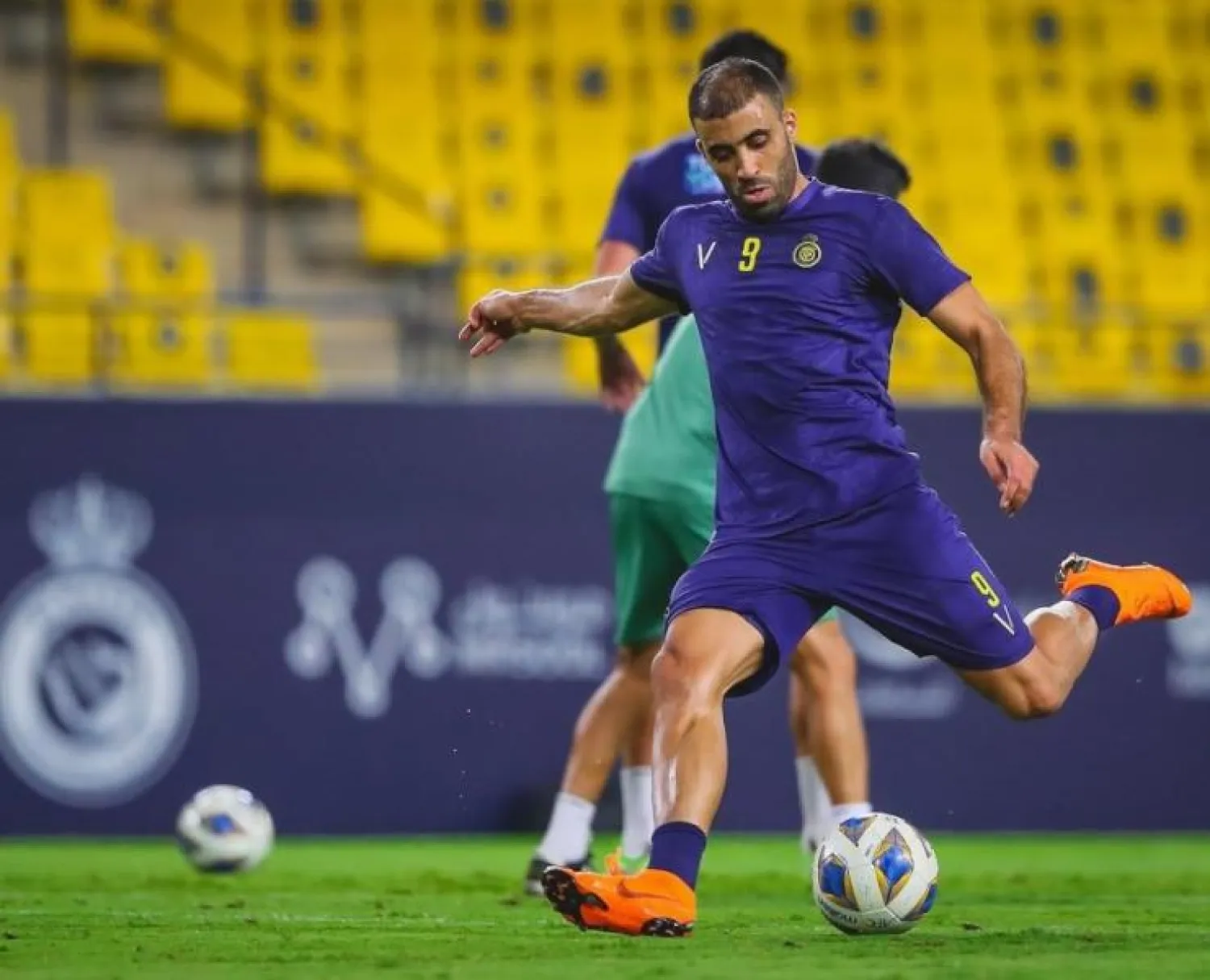 حمد الله مهاجم فريق النصر (المركز الإعلامي بالنادي)