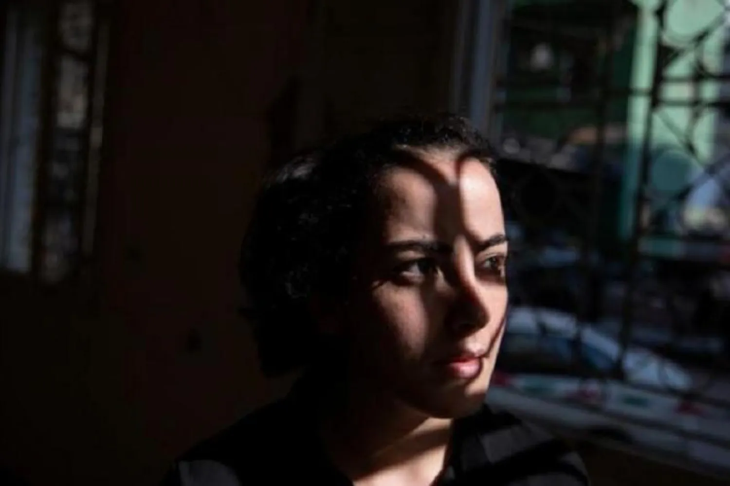 شعورنا بالملل يدفعنا للتفكير في أشياء تثير قلقنا واكتئابنا (رويترز)