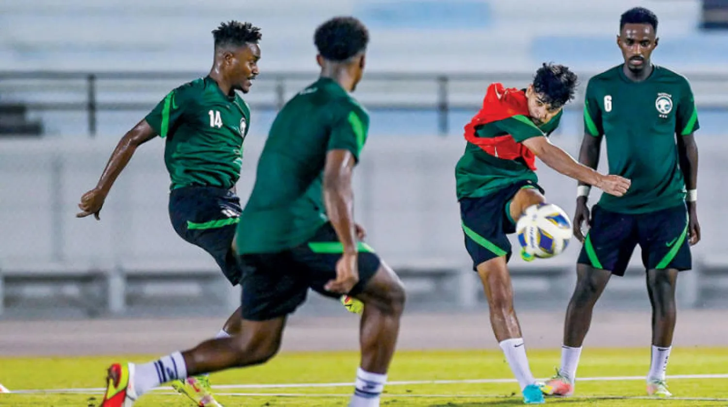 جانب من تدريبات الأخضر الأولمبي تأهباً للقاء الأردن (الشرق الأوسط)