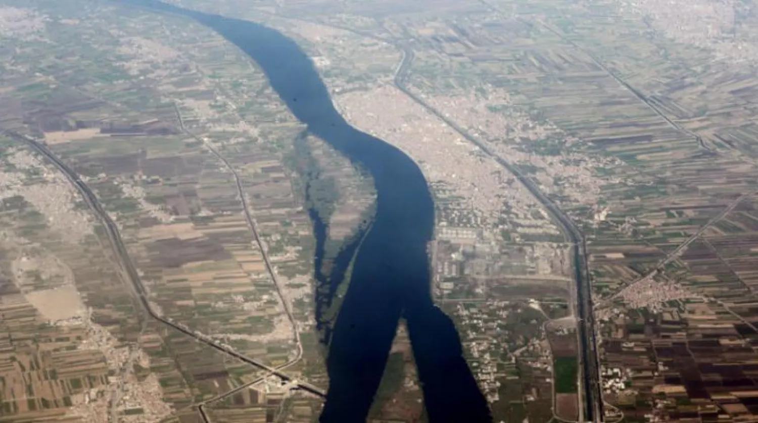 Kahire ile Luksor arasında önceki günkü bir uçuşta Nil Nehri'nin, tarım arazilerinin ve evlerin havadan görünümü (EPA)
