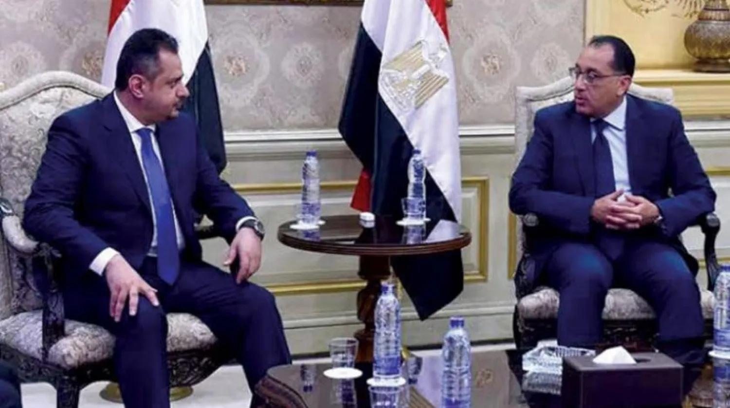 The Egyptian prime minister receives his Yemeni counterpart in Cairo on Sunday, October 10, 2021. (Yemeni Ministry of Information) 