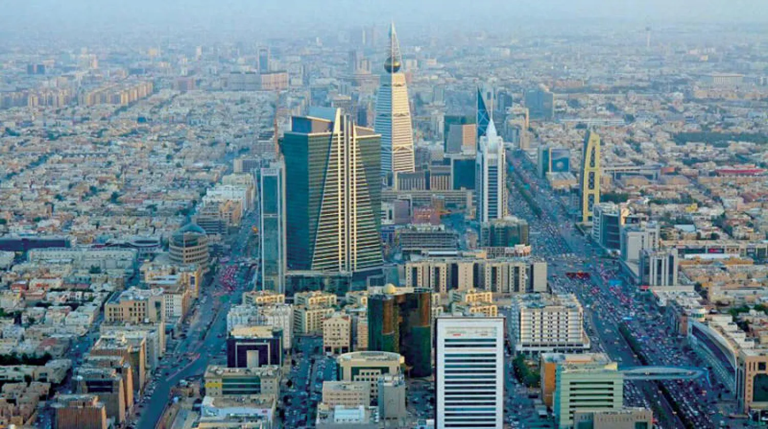 دعوات في السعودية لزيادة مرونة البنوك مع مشاريع القطاع الخاص لتحفيز الاقتصاد (أ.ف.ب)