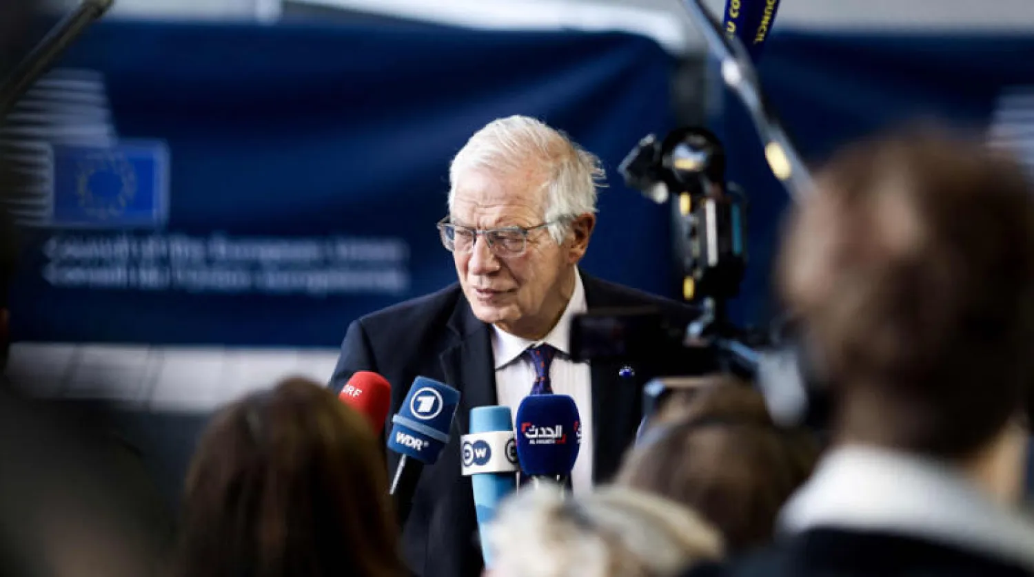 وزير خارجية الاتحاد الأوروبي جوزيب بوريل يتحدث للصحافيين في لوكسمبورغ أمس (أ.ف.ب)