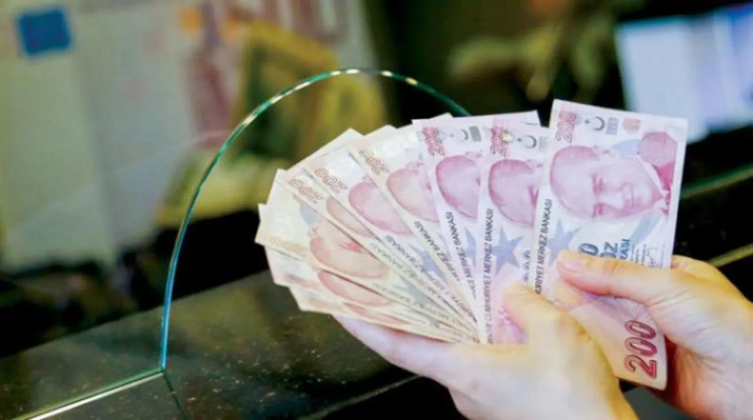 ليرات تركية (رويترز)