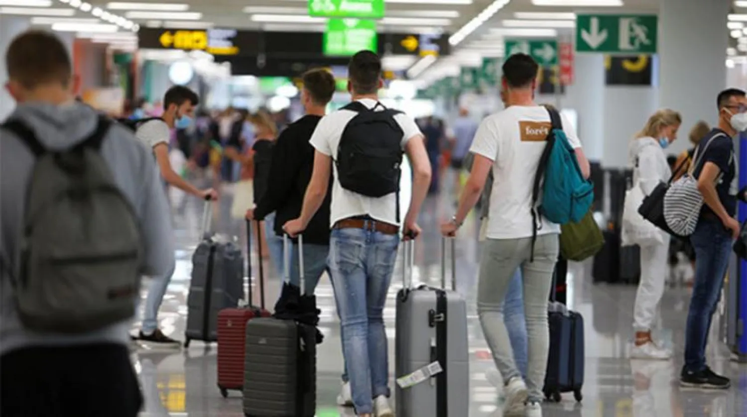 AB ülkeleri aşı olanlar için seyahat kısıtlamalarını hafifletiyor