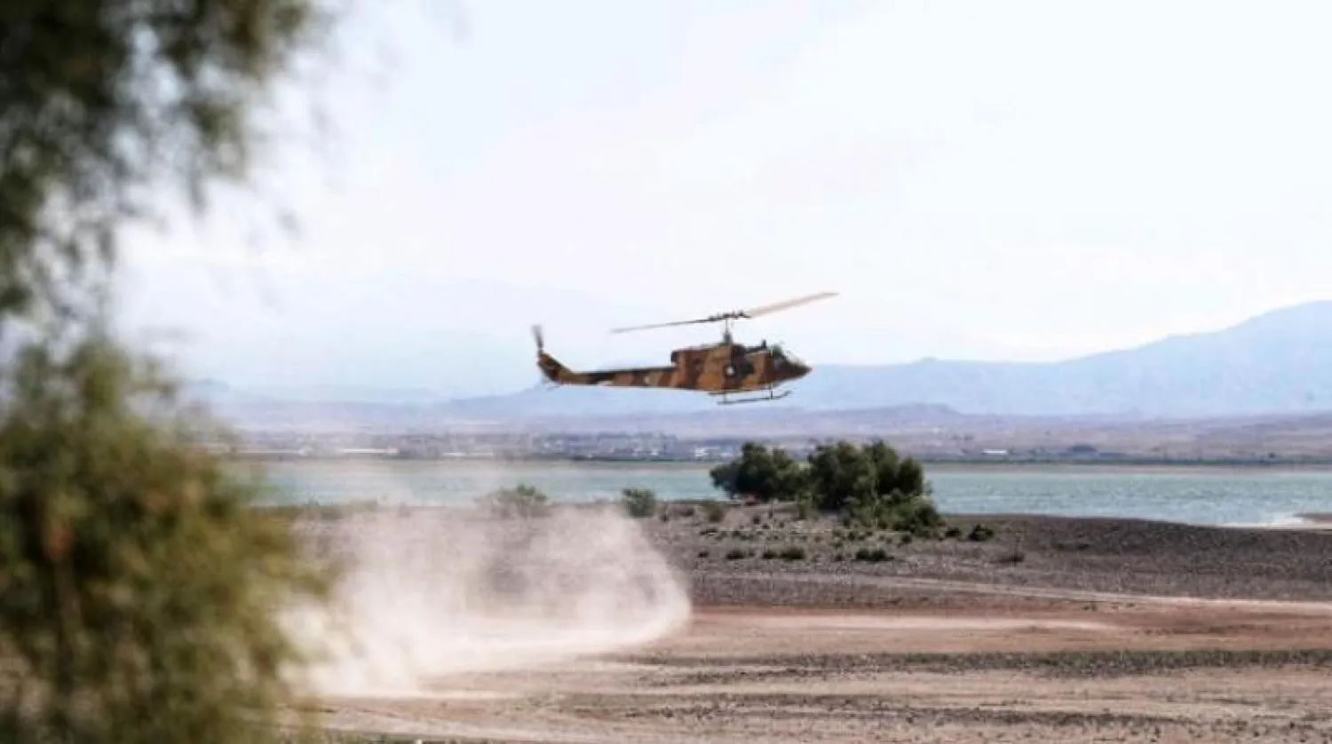 جانب من المناورات العسكرية الإيرانية قرب الحدود مع أذربيجان (إ.ب.أ)