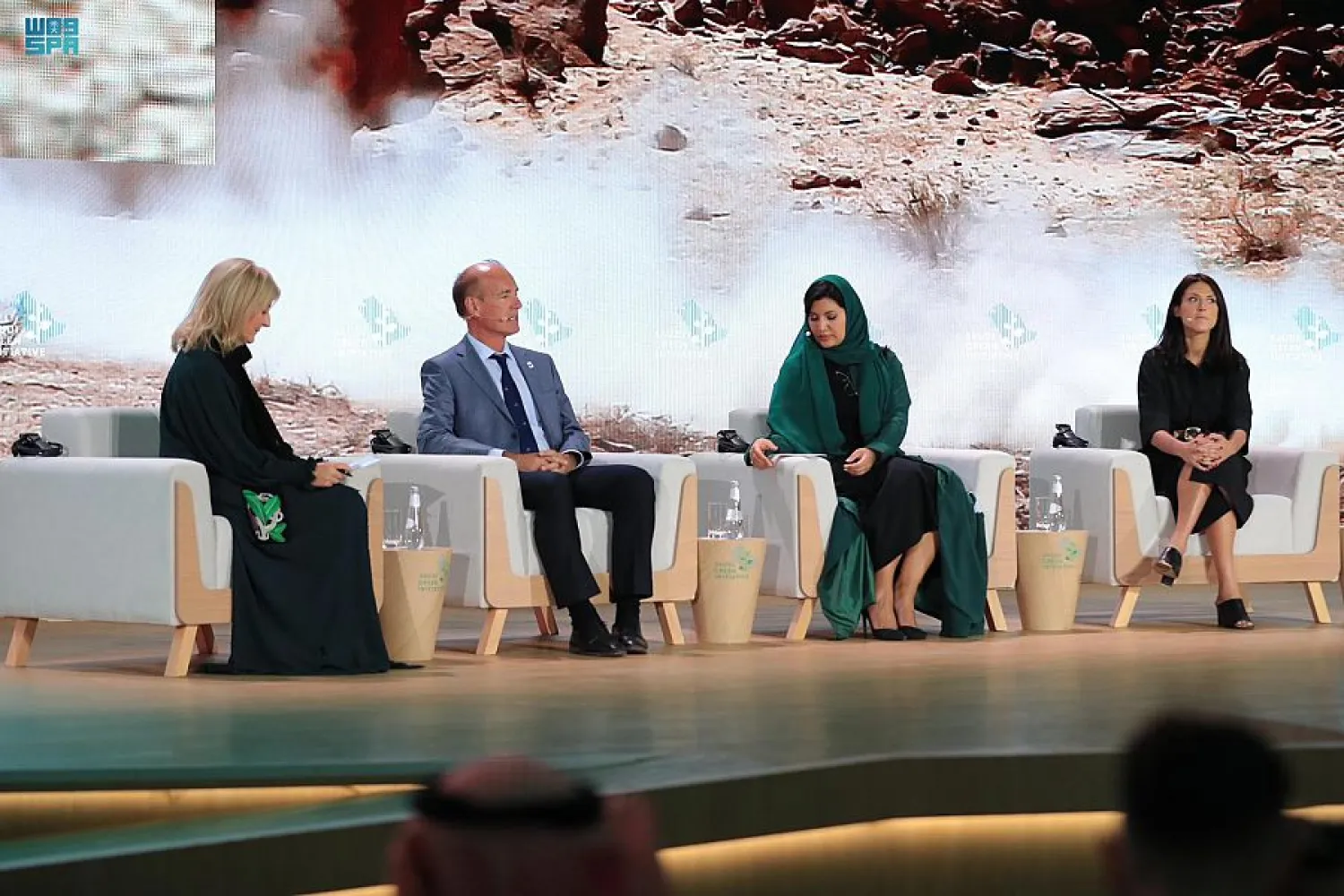 جانب من جلسة «العودة بالزمن إلى مرحلة انقراض الكائنات الضخمة» (واس)