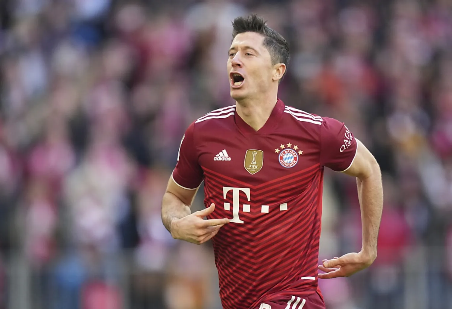 Robert Lewandowski scored his tenth Bundesliga goal of the season in a dominant home win. (AP)