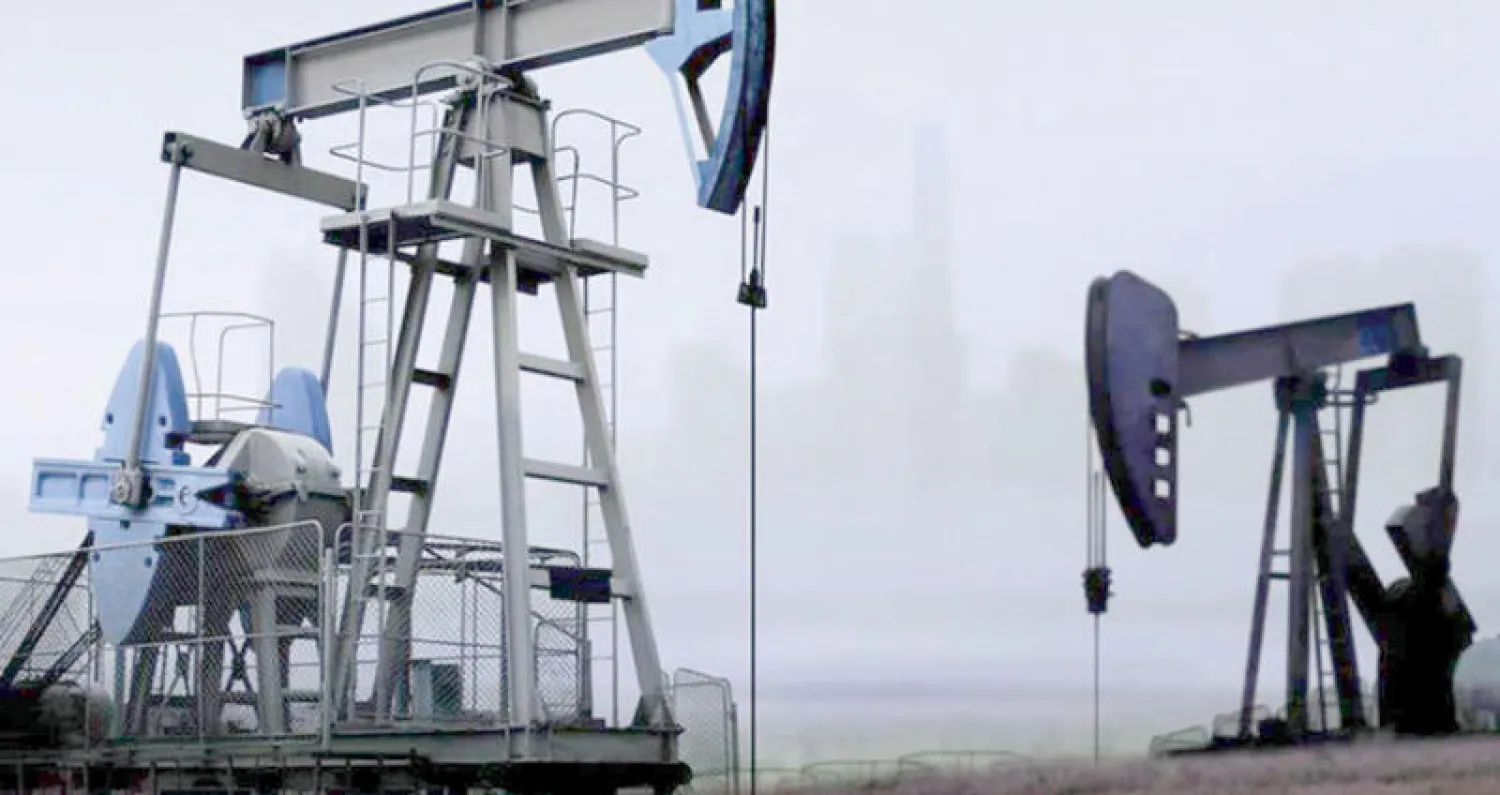 ارتفعت مخزونات الخام الأميركية 4.3 مليون برميل إلى 430.8 مليون برميل الأسبوع الماضي (رويترز)