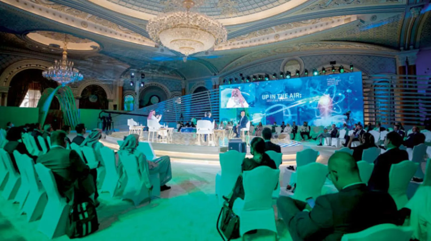 إحدى جلسات اليوم الأخير من مؤتمر «مبادرة الاستثمار» في الرياض أمس (الشرق الأوسط)