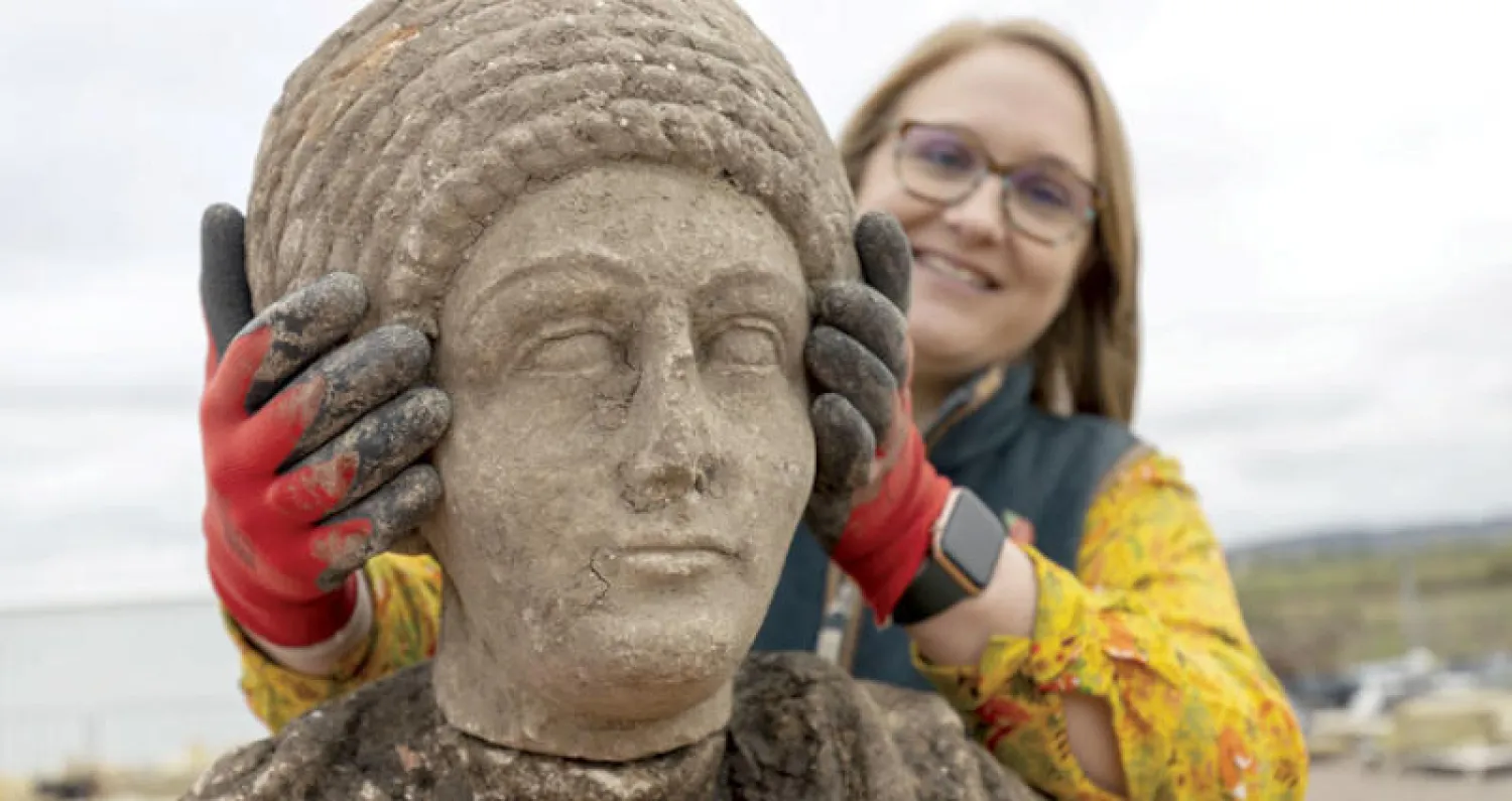 رأس تمثال روماني تم اكتشافه مؤخراً (أ.ب)