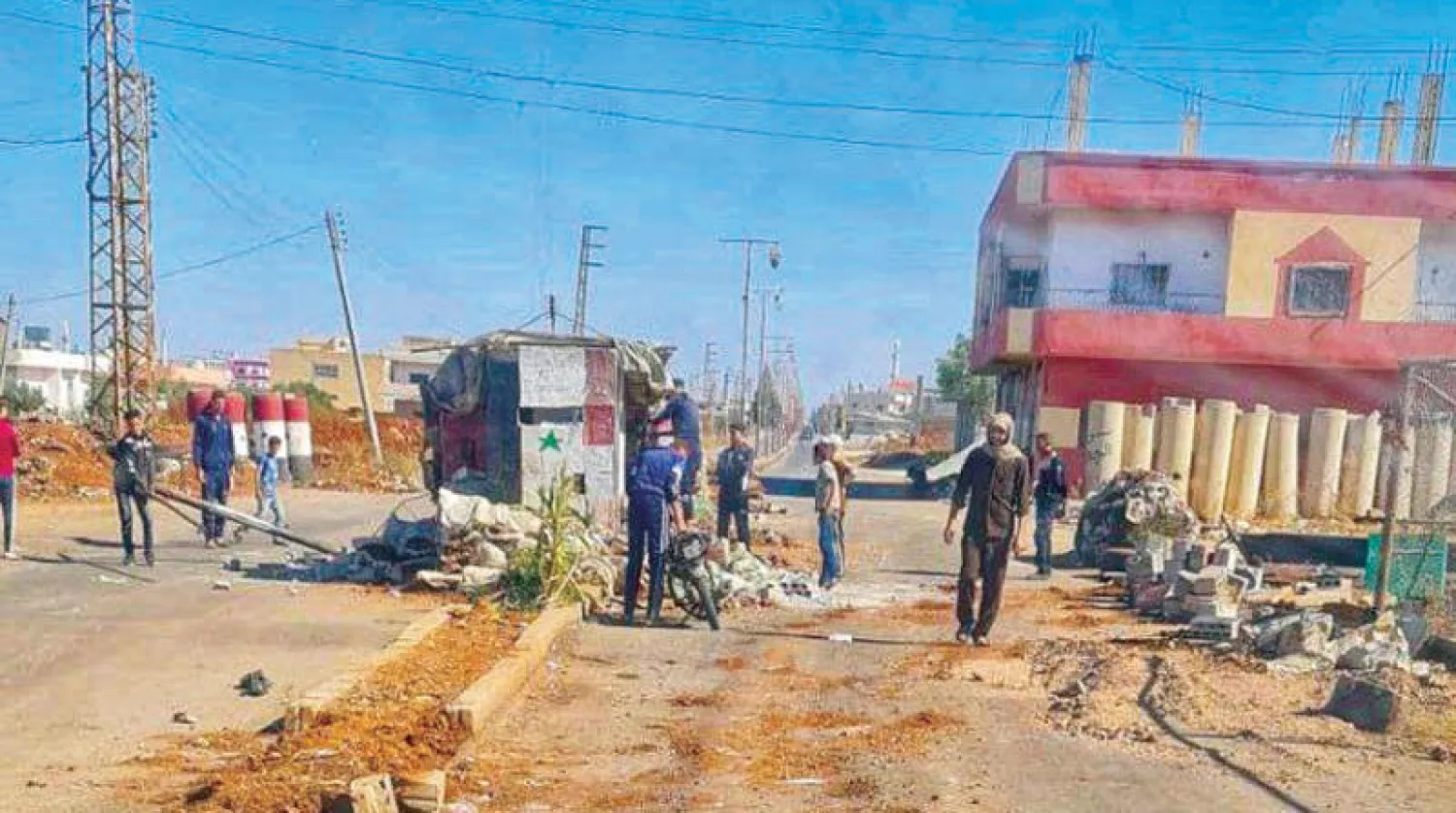 تفكيك أحد حواجز النظام السوري في مدينة داعل بريف درعا الأوسط (تجمع أحرار حوران)