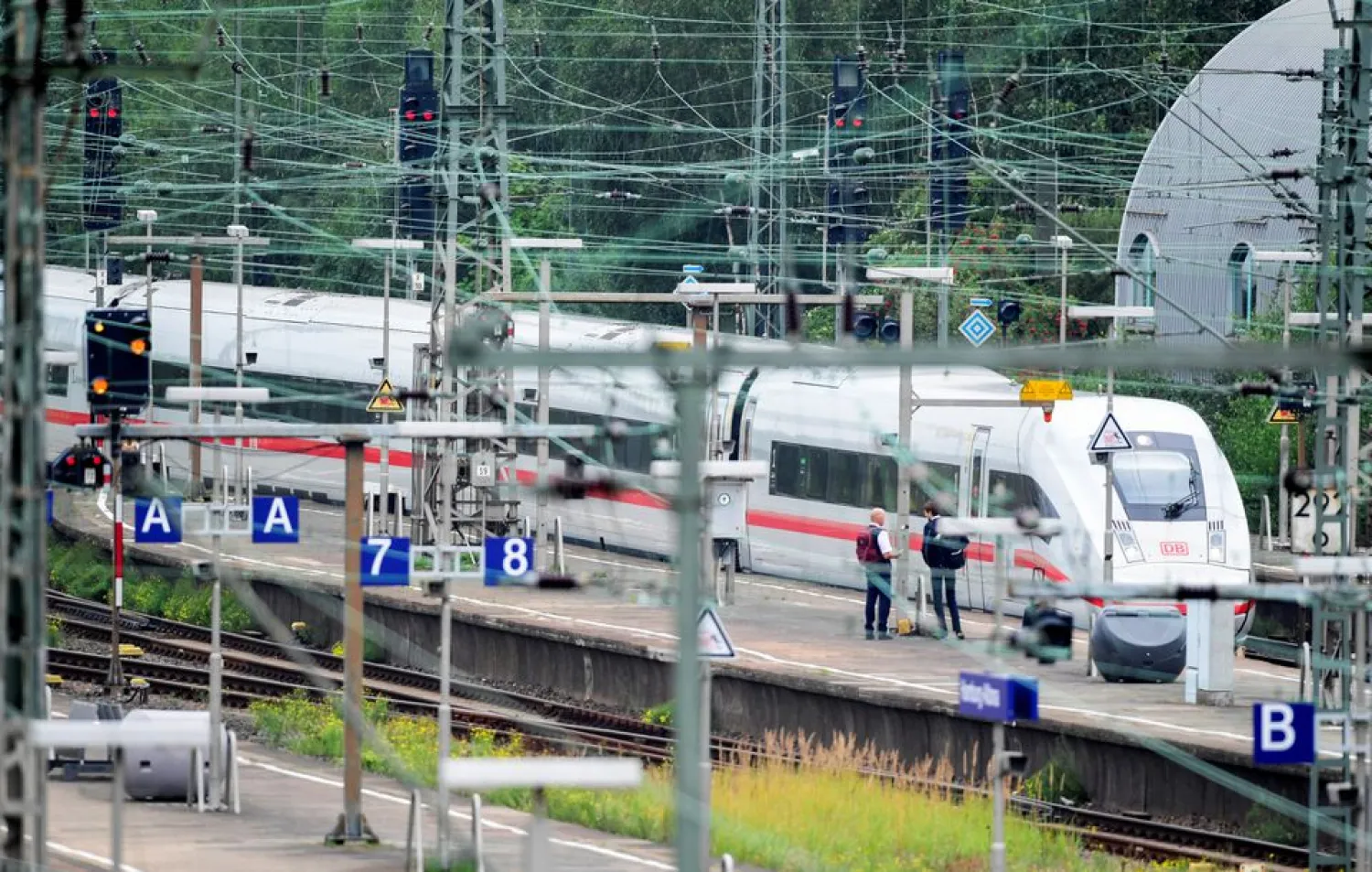An ICE high-speed train arrives at the Hamburg-Altona train station during a strike of the German Train Drivers' Union (GDL) in Hamburg, Germany September 2, 2021. REUTERS/Fabian Bimmer