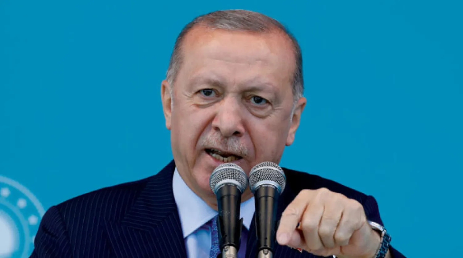 إردوغان يخاطب أنصاره في إسطنبول الجمعة (رويترز)