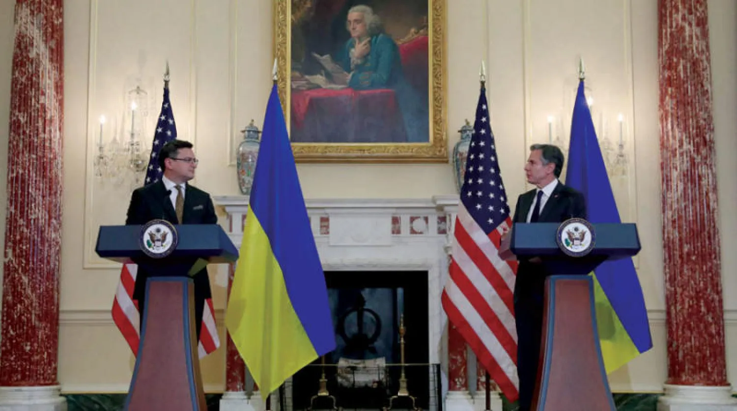 بلينكن مع نظيره الأوكراني في واشنطن (أ.ف.ب)